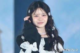 櫻坂46浅井恋乃未「ガルアワ」初登場 大ぶりリボン×ドット柄ボトムスで美スタイル輝く「似合いすぎ」「小顔際立つ」と反響【ガルアワ2026A/W】