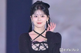 超ときめき宣伝部・坂井仁香、モノトーンコーデで美デコルテ際立つ 大人っぽい着こなしに「スタイル良すぎ」「美しい」の声【ガルアワ2026A/W】