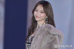 森香澄、ファーアウターから美肩大胆見せ 大人な秋冬ムード全開コーデ【ガルアワ2026A/W】 画像