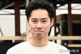 戸塚純貴、結婚発表後初の公の場「僕だけが勝手にライバルだと思っている」“劇中で対立”共演俳優に宣戦布告？【二階堂朝陽は助けに来る】 画像
