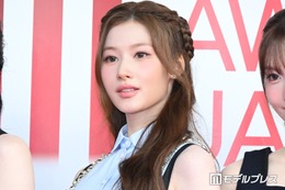 TWICEサナ、ショーパンから圧巻美脚披露「オーラがレベチ」「身体の半分以上脚」と絶賛の声