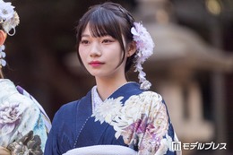 乃木坂46岡本姫奈、美脚際立つ黒タイツコーデ公開「何頭身あるの」「スタイル神」と反響