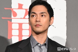 柳楽優弥、デビュー当初に目指していた“意外な道”明かす「審査結果が1年くらい遅れまして」【RYUJI 竜二】