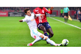 酒井宏樹、決死のタックルで危機を阻止！こりゃすげぇぞ 画像