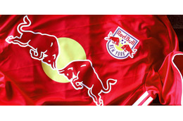 NYレッドブルズ、2018‐19新アウェイユニフォームは「原点回帰」カラー！ 画像