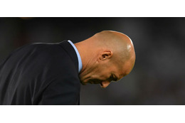 悲痛のジダン、「ボールが入りたがらない」 画像