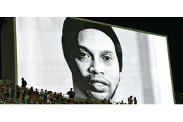 ロナウジーニョが現役引退を発表 画像