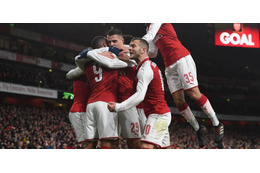 エジルとウィルシャーが上手く絡めば、これくらい簡単にゴールを奪える 画像