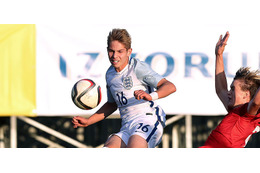 アーセナルの17歳、やばい超ゴール！嘘みたいな「曲がり」が話題 画像