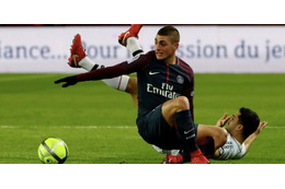 GKか！PSGのヴェッラッティ、「寝転ぶ→飛びつく→ハンド」が話題に 画像