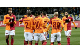 長友佑都のガラタサライ、味方選手が味方2人を負傷させる！？ 画像