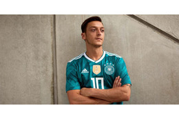 ドイツ代表の新ユニ、「フォント」が話題に！正しく読めない…？ 画像