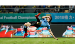 カバーニ、やばすぎ！『キャプ翼』みたいな超ゴールを動画で見よ 画像