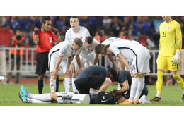 あのシュクルテルが衝撃的失神…Jリーグ選手のパスが顔面直撃 画像