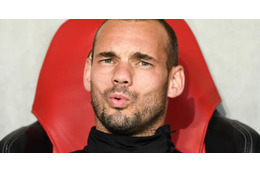 スナイデル、やっぱFKがすごい！カタール最終戦で突き刺す 画像