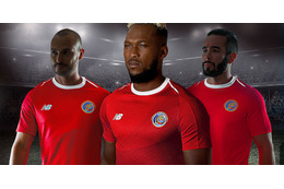 コスタリカ代表、ロシアW杯ホームユニフォームは「鳥」のグラフィック！ 画像