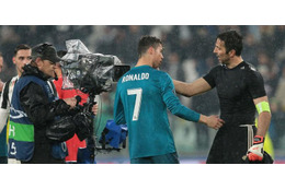 これがスポーツの美しさ！ブッフォンとC・ロナウドの抱擁シーンがグッとくる 画像