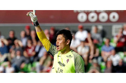 川島がやられた…カーンの新星、超絶バイシクルを突き刺す 画像