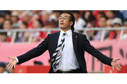 浦和の大槻毅監督、最終戦で締めていた「ネクタイ」はどこのブランド？ 画像