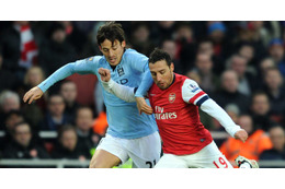 カソルラとダビド・シルバ、トンネル内での「ハグ」がぐっとくる 画像