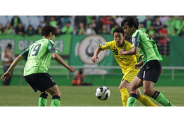 ACLの柏戦で大珍事…「同姓同名」の選手同士が交代する 画像