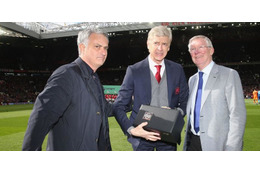 ヴェンゲル＆モウリーニョ＆ファーガソン！3ショット写真が激アツだった 画像