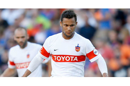 映画か！信じられない「40メートル超絶ボレー」が決まる 画像