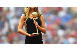 ユヴェントス選手、優勝セレモニーで「美女から完全シカト」される… 画像