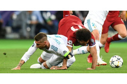 サラーを負傷させたS・ラモスの掴み倒し、あのレジェンドが擁護「いい守備だ」 画像