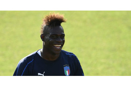 バロテッリ、パルマに来いよ！レジェンド二人がカモンベイビー 画像