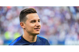 酒井宏樹の同僚トヴァン、いい人過ぎる…障害児の特注ベビーカーを寄付 画像