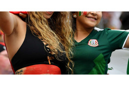 W杯でドイツ撃破！メキシコ代表選手の「Youtuber彼女」がカワイすぎる！ 画像