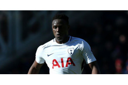 個性的すぎる…トッテナムMFワニャマ、表彰で着ていたシャツがスゴイ 画像