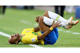 「ネイマールよ！」カントナの“痛烈カバン”動画が話題に 画像