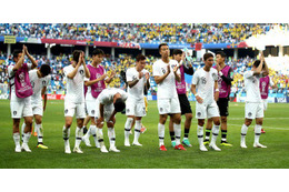 W杯から帰国の韓国代表に生卵…その映像が話題に 画像