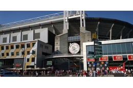 アヤックスの開幕戦でスチュワードが心停止…ファンによる暴行の情報も 画像