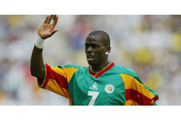 日韓W杯のセネガル代表FWアンリ・カマラ、41歳でついに引退！ 画像