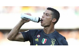 スゴい広告だな…ロナウドの「巨大パネル」が大きな話題 画像