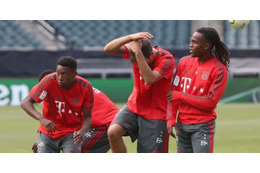 サッカー選手は「時速95km」のボールをトラップできるのか！大物選手が挑戦する 画像