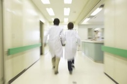 45歳、医学部進学で学費が3500万！捻出できるか不安 画像