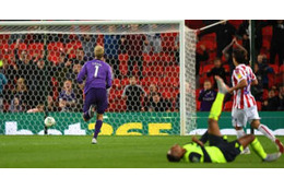 堂安の元同僚、デビュー戦で「仰天オウンゴール」！一躍話題に 画像