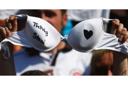 ブラジャー落としてますよ！あるロシアチームの「お知らせ」が話題 画像