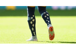 シティDFウォーカー、また靴下に穴を開ける！その理由は何か 画像