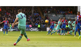 アーセナル“DF”ジャカ、「監督との合作フリーキック」で超ゴール！ 画像