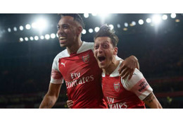 アーセナルがやった！みんなで奪った「伝説級の芸術ゴール」が話題 画像