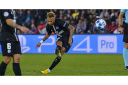 「独特なスタンスを持つ5人の名フリーキッカー」を動画で見る！ 画像