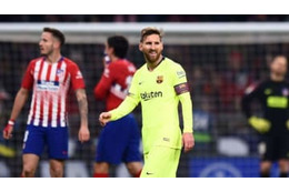 メッシ、こっそりスゴいプレーしてた！「ヒール反転股抜き」 画像