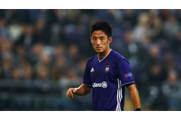 森岡亮太、惜しかったぞ！ELで華麗なシュートを打っていた 画像