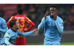 これは泣ける…母親急死の24歳FW、決勝ゴールを決めて号泣 画像