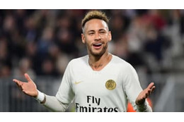 これが、ネイマールの技！平然とやる「股抜き」がにくい 画像